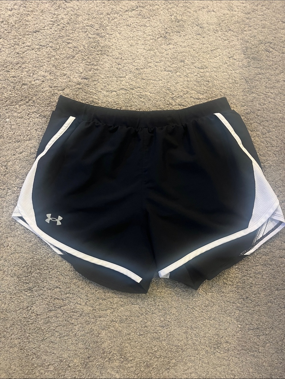 Under Armour Athletic Shorts-size M